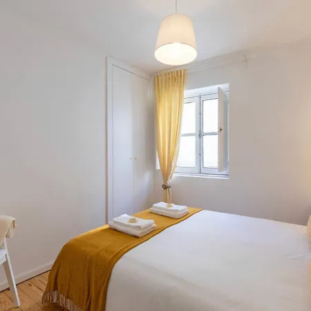 Alfama Historical Stylish 1 Br Апартаменты *