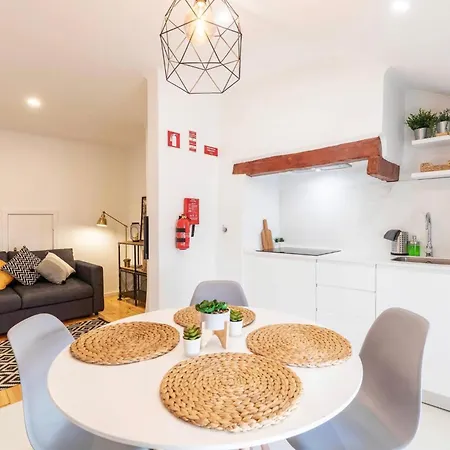 Апартаменты Alfama Historical Stylish 1 Br *