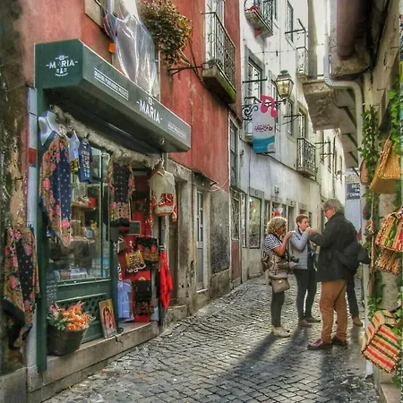 Alfama Historical Stylish 1 Br ליסבון